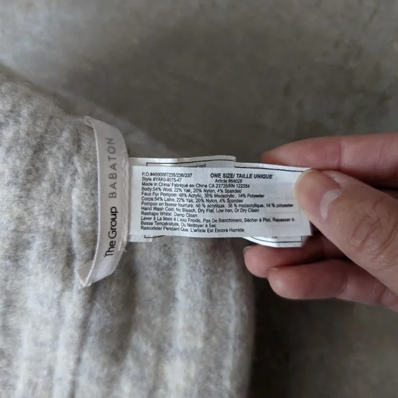 Aritzia Babaton Pom Cuff Beanie - Picture 2 of 2